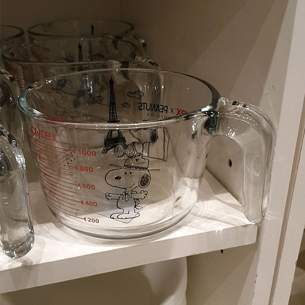 Peanuts x Pyrex Snoopy Glass Measuring Cup 1000 ml